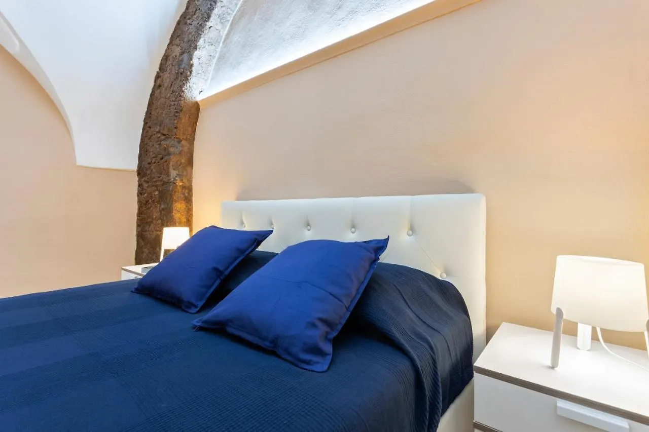 Cerami Studio Flat Catania 0*,  Italy