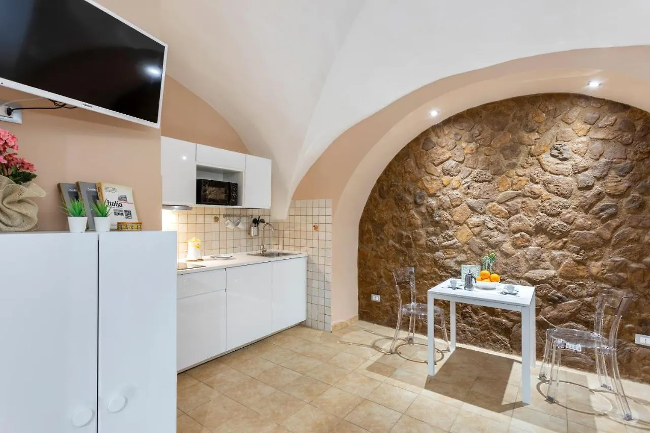 Cerami Studio Flat Catania 0*,